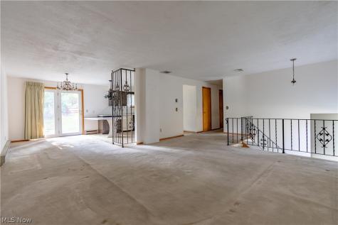 3726 Whitehouse Avenue NW Canton OH 44709