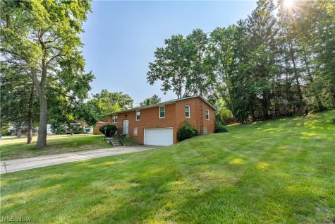 3726 Whitehouse Avenue NW Canton OH 44709