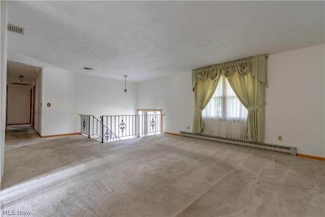 3726 Whitehouse Avenue NW Canton OH 44709