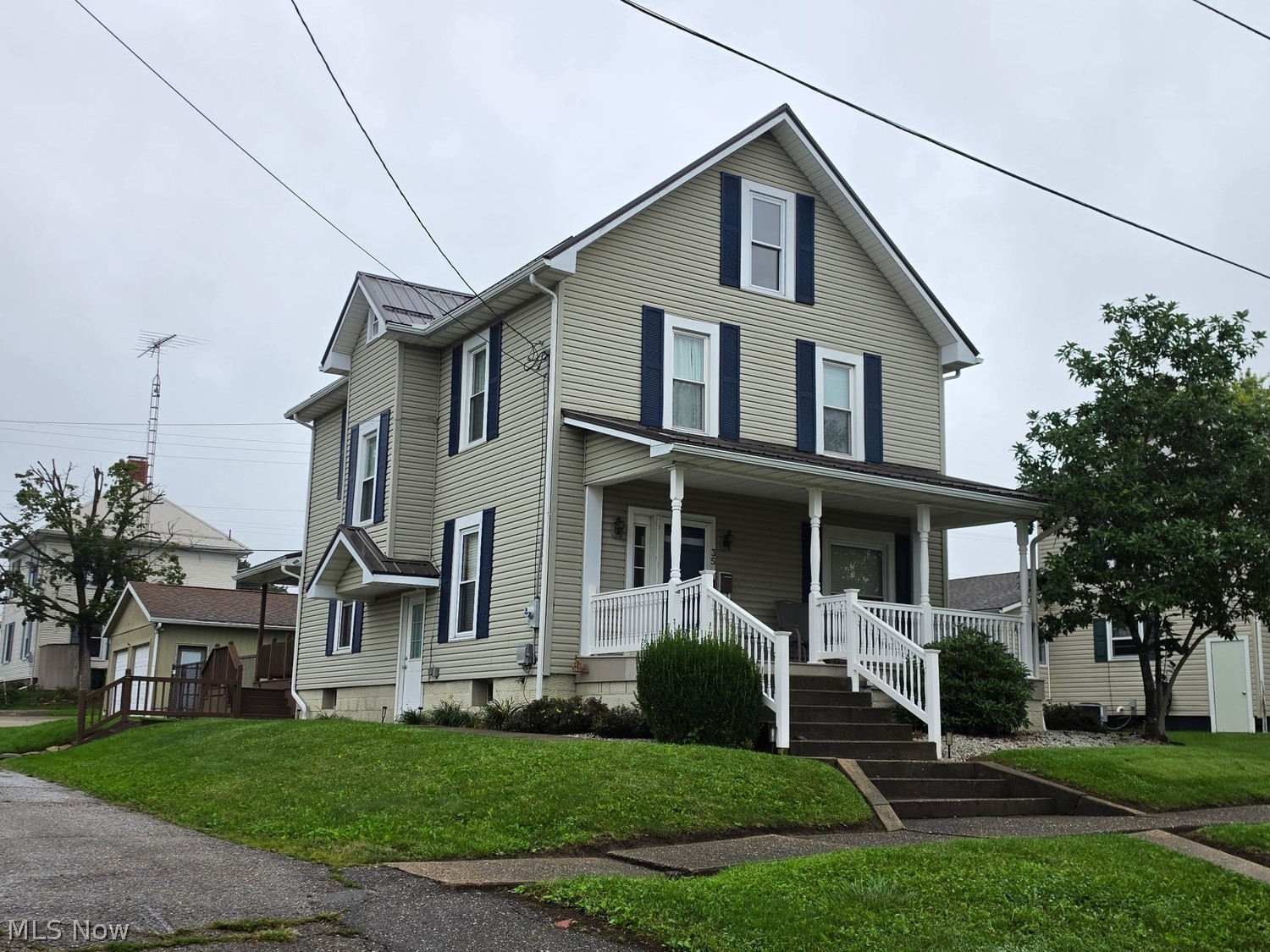 35 3rd Street NE Carrollton OH 44615