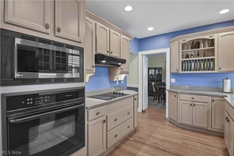 1615 Waterbury Road Lakewood OH 44107