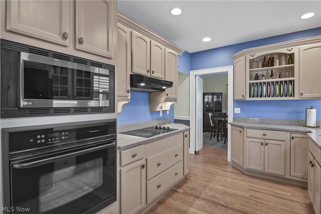 1615 Waterbury Road Lakewood OH 44107