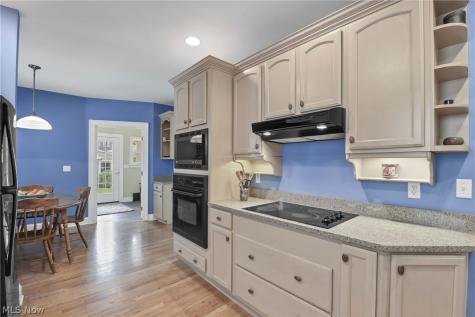 1615 Waterbury Road Lakewood OH 44107