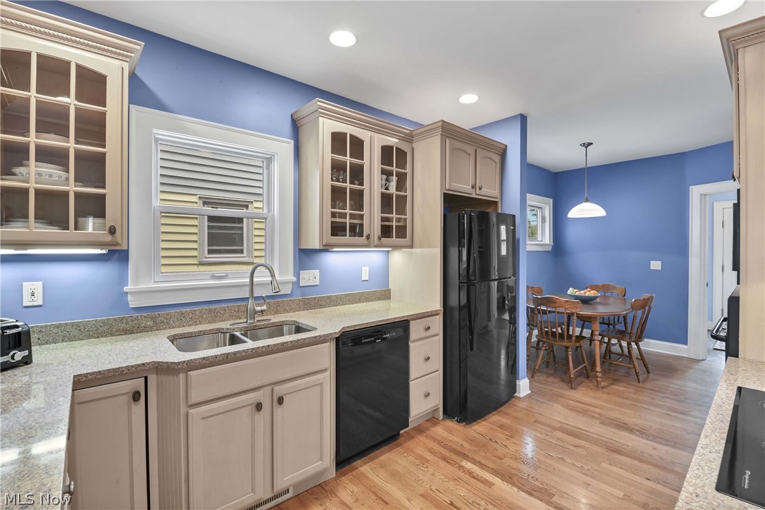 1615 Waterbury Road Lakewood OH 44107
