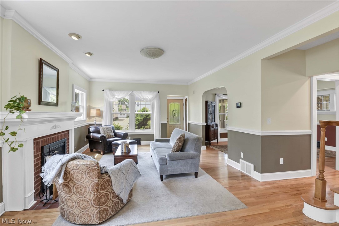 1615 Waterbury Road Lakewood OH 44107