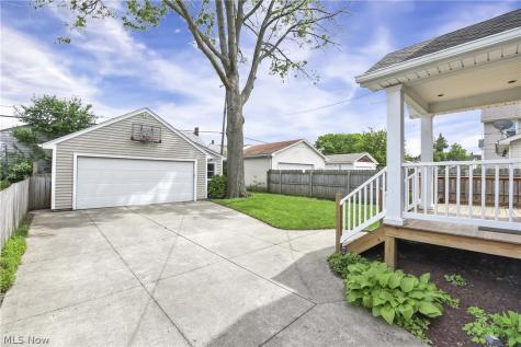 1615 Waterbury Road Lakewood OH 44107