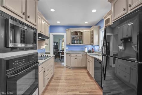 1615 Waterbury Road Lakewood OH 44107