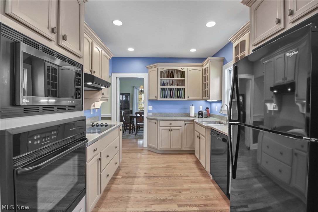 1615 Waterbury Road Lakewood OH 44107