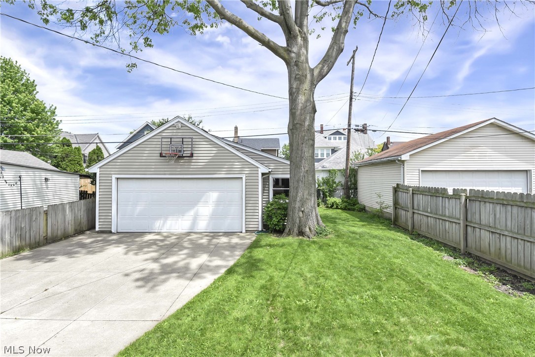 1615 Waterbury Road Lakewood OH 44107
