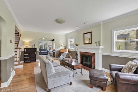 1615 Waterbury Road Lakewood OH 44107