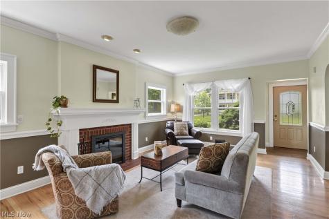 1615 Waterbury Road Lakewood OH 44107