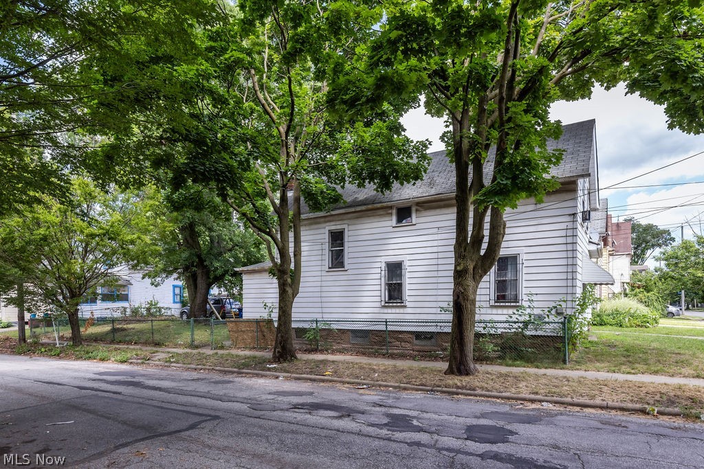 6703 Claasen Avenue Cleveland OH 44105