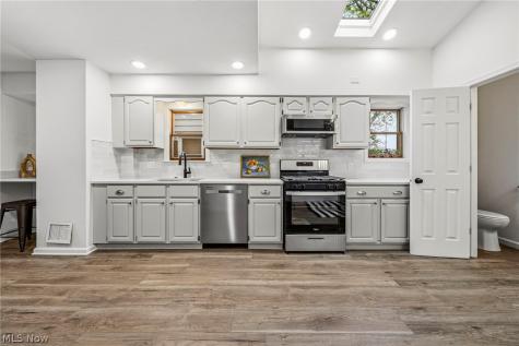 305 Hayes Avenue Cuyahoga Falls OH 44221