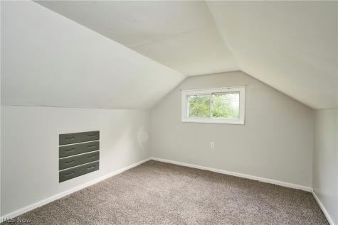 3261 Dewalt Drive Akron OH 44312