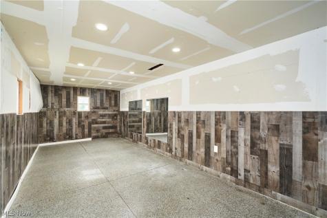 3261 Dewalt Drive Akron OH 44312