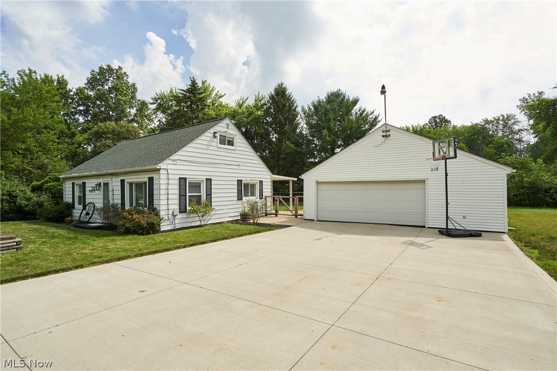 3261 Dewalt Drive Akron OH 44312