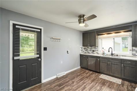 3261 Dewalt Drive Akron OH 44312