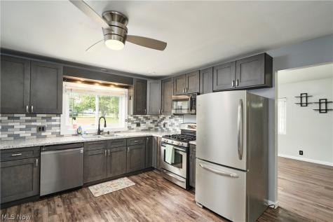 3261 Dewalt Drive Akron OH 44312