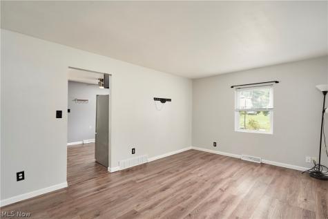 3261 Dewalt Drive Akron OH 44312