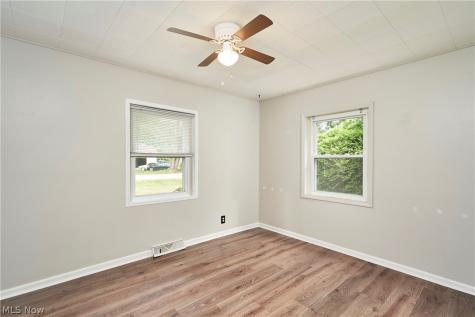3261 Dewalt Drive Akron OH 44312