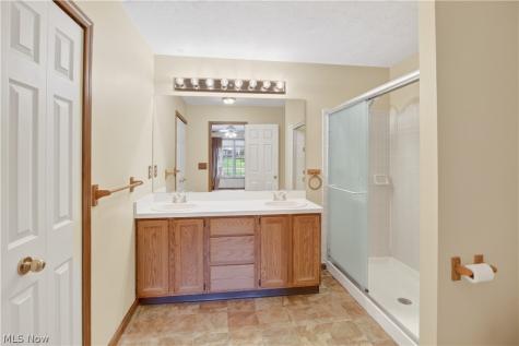 14424 Bent Tree Court Strongsville OH 44136