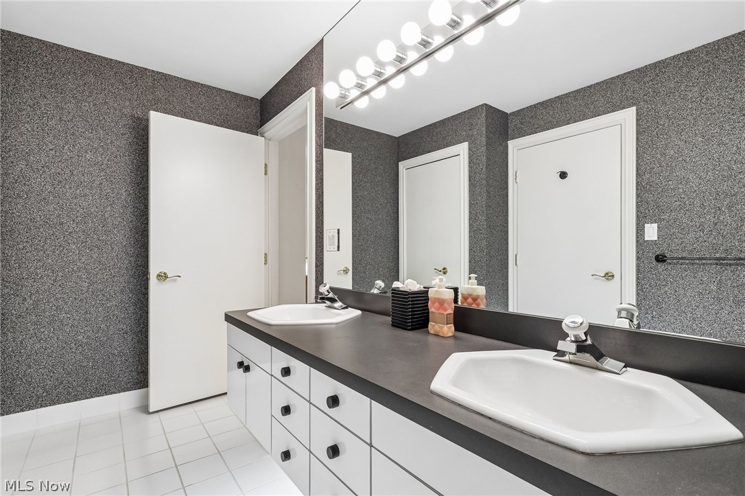 38025 Fairmount Boulevard Hunting Valley OH 44022