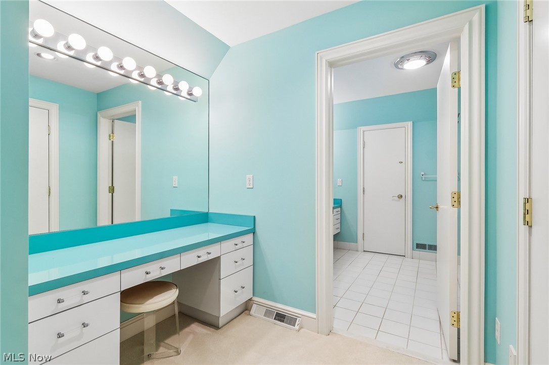 38025 Fairmount Boulevard Hunting Valley OH 44022