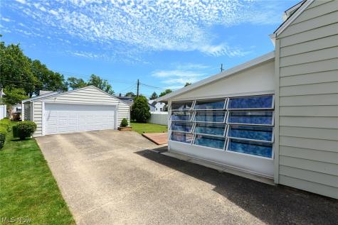 2585 25th Street Cuyahoga Falls OH 44223