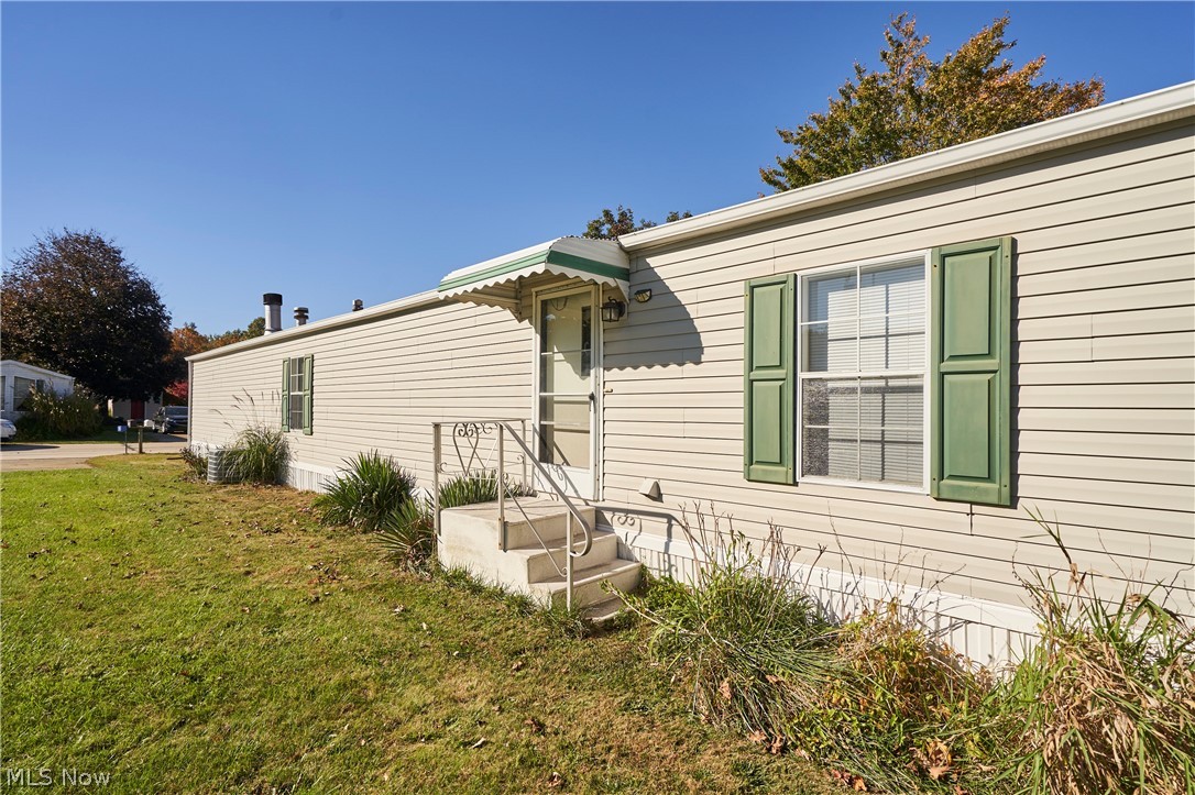 2661 Stoneyridge Drive Madison OH 44057