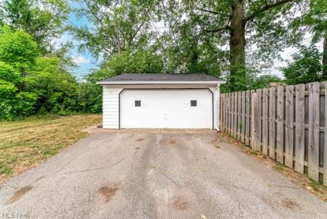1632 Oakmount Road South Euclid OH 44121