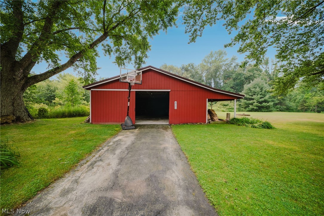 5824 Hartneck Road Valley City OH 44280