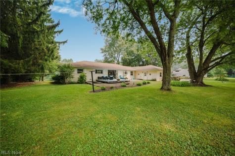 5824 Hartneck Road Valley City OH 44280