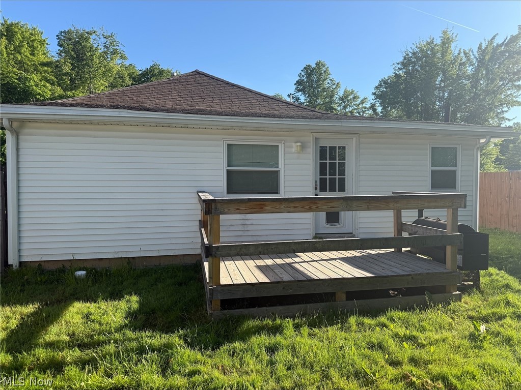 17633 Beach Lane Lake Milton OH 44429