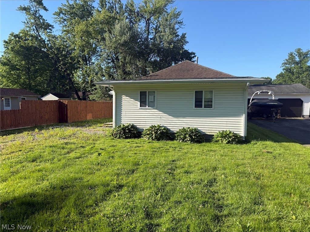 17633 Beach Lane Lake Milton OH 44429