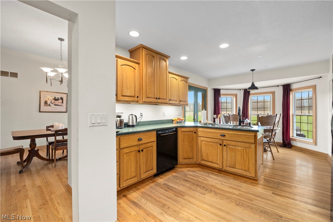 12488 Baumhart Road Amherst OH 44001