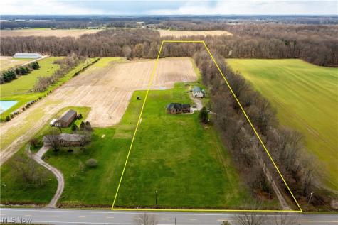 12488 Baumhart Road Amherst OH 44001