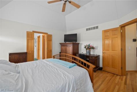 12488 Baumhart Road Amherst OH 44001