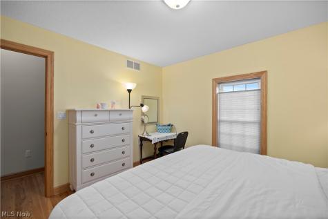 12488 Baumhart Road Amherst OH 44001