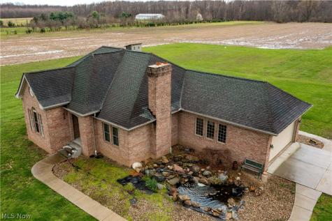 12488 Baumhart Road Amherst OH 44001