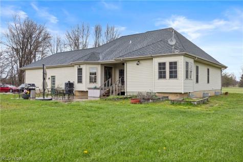 12488 Baumhart Road Amherst OH 44001