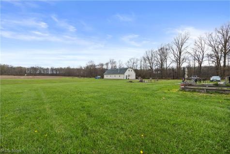 12488 Baumhart Road Amherst OH 44001