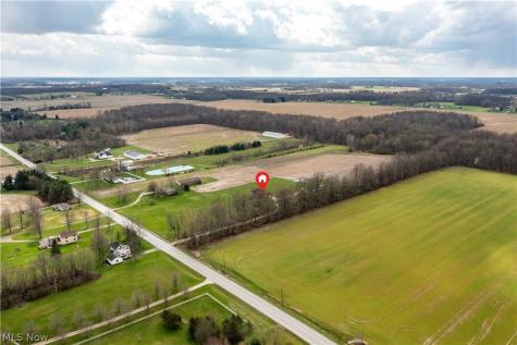 12488 Baumhart Road Amherst OH 44001