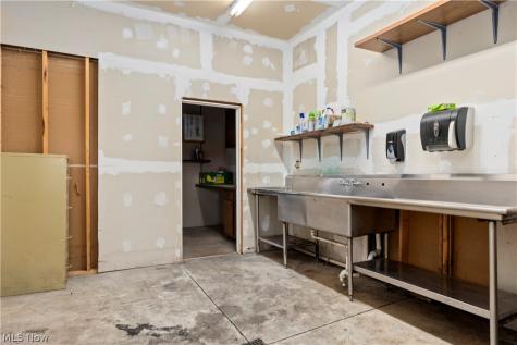 12488 Baumhart Road Amherst OH 44001