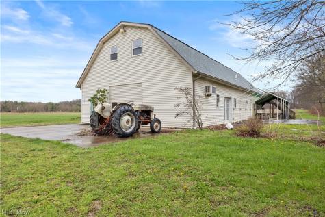 12488 Baumhart Road Amherst OH 44001