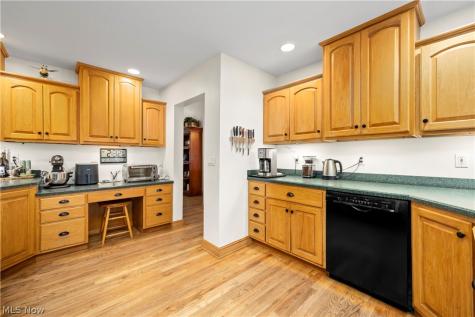 12488 Baumhart Road Amherst OH 44001
