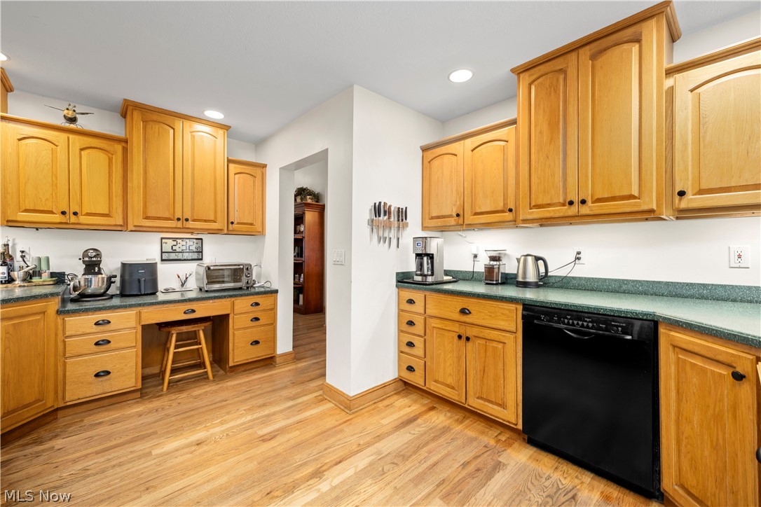 12488 Baumhart Road Amherst OH 44001