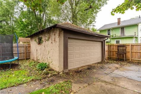 1912 Kirk Court NW Canton OH 44709