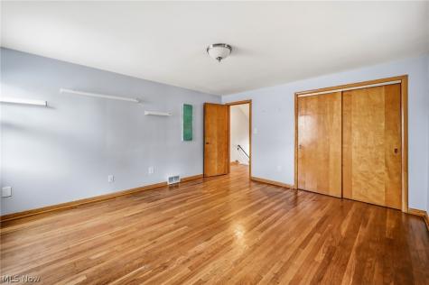 2227 Fenwick Road University Heights OH 44118