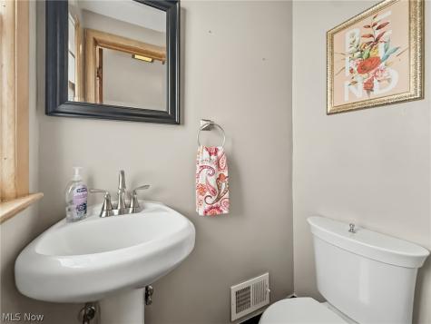 2227 Fenwick Road University Heights OH 44118