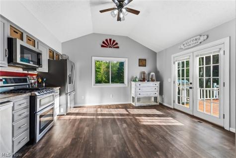7160 Strausser Street NW North Canton OH 44720